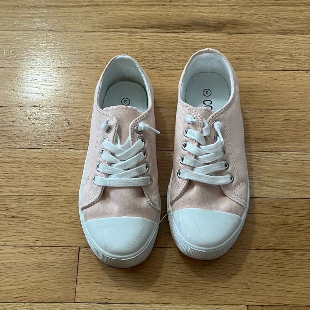 Girls Shoes SZ 3